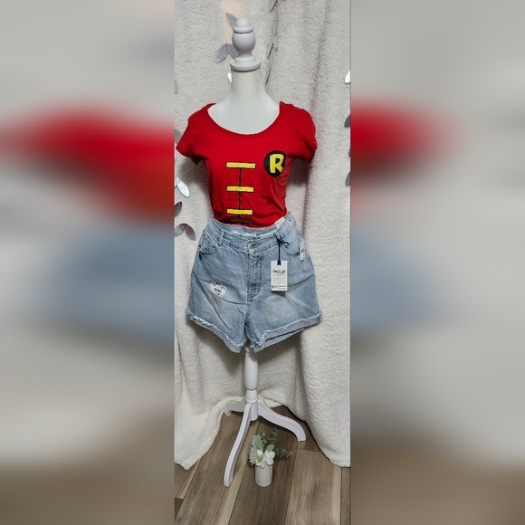 Wallflower The Fearless Curvy Super High Rise Shorty Shorts Size: 14W - Picture 6 of 9